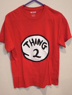 Gildan Red 'Thing 2' Short Sleeve Graphic Tee Medium Cotton